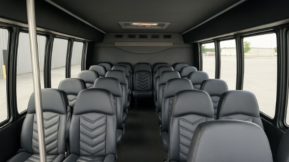 fort wayne 28 passenger minibus