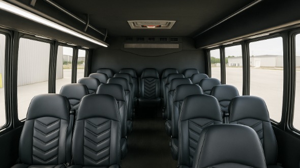 mishawaka 28 passenger minibus